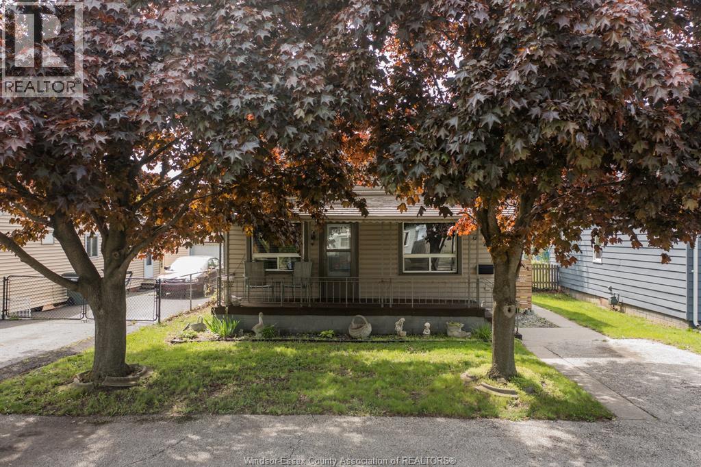 623 Edinborough, Windsor, Ontario  N8X 3C8 - Photo 2 - 26022861