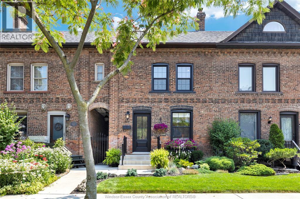 864 Monmouth, Windsor, Ontario
