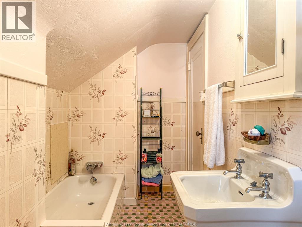 2270 Lillian, Windsor, Ontario  N8X 4B2 - Photo 35 - 26022634