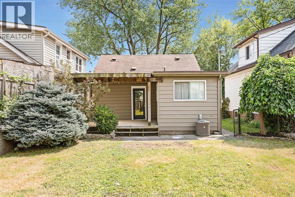 720 Bensette Street, Windsor, Ontario  N8X 2Z1 - Photo 3 - 26022875