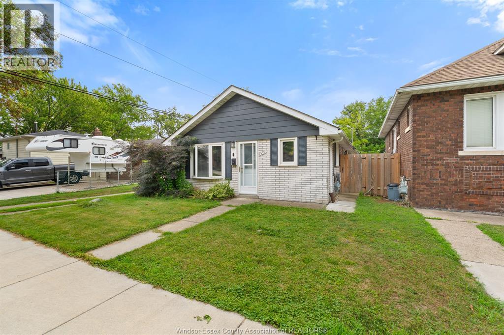 1555 Adanac Avenue, Windsor, Ontario  N9B 1N5 - Photo 3 - 26022883