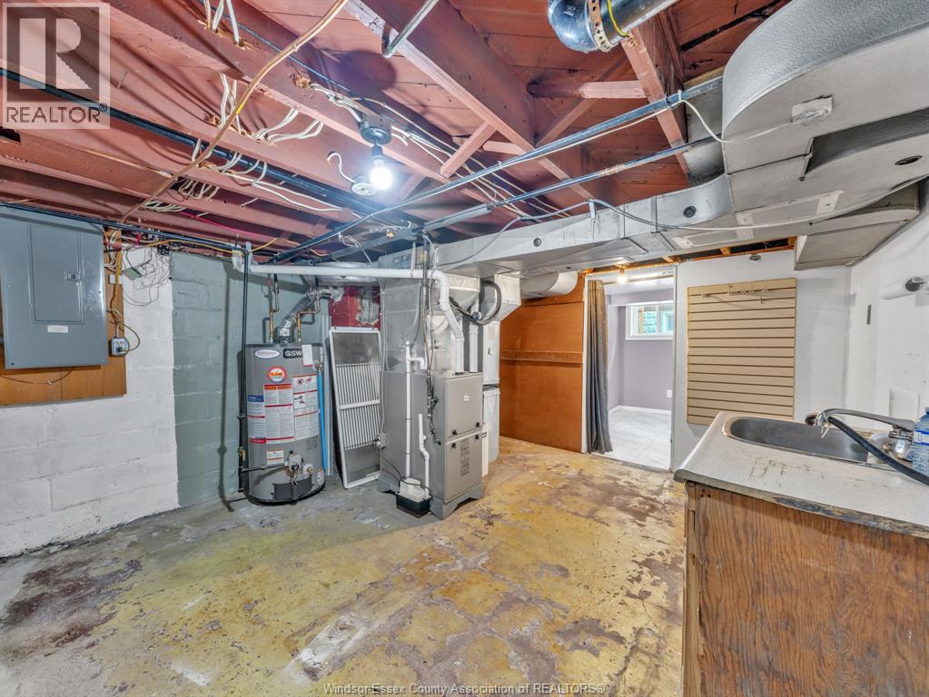 2318 Chandler, Windsor, Ontario  N8W 4A6 - Photo 38 - 26022865