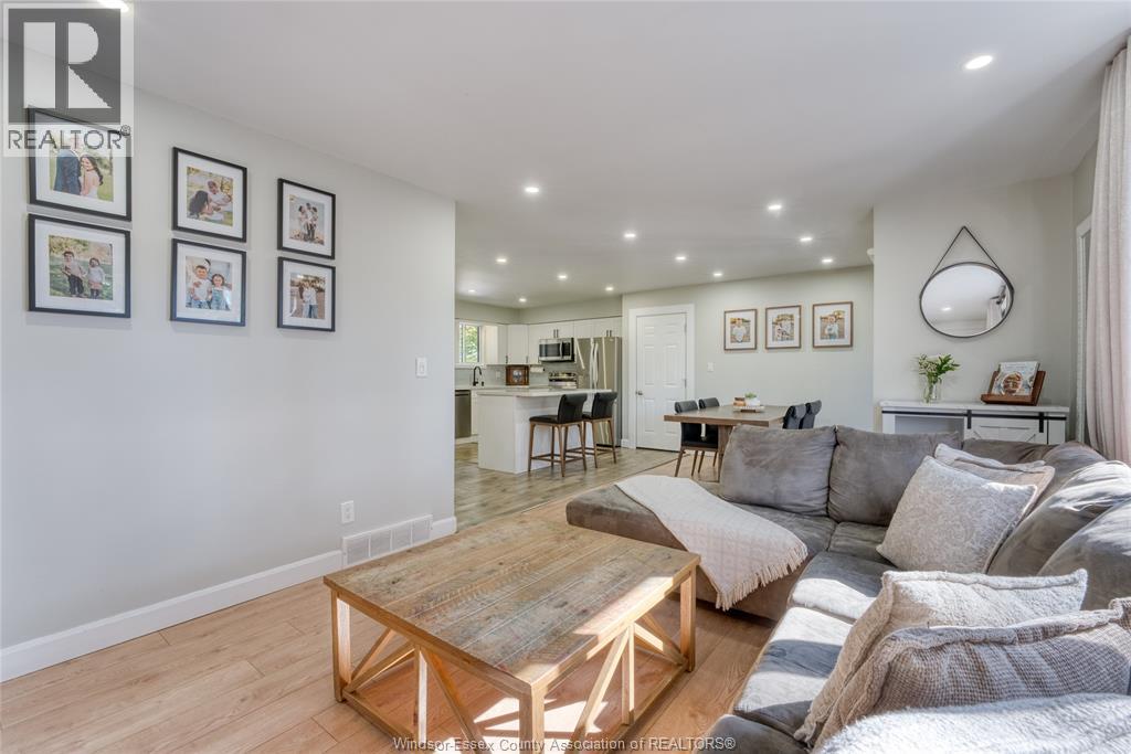 3214 Forest Glade Drive, Windsor, Ontario  N8R 1X3 - Photo 7 - 26022890
