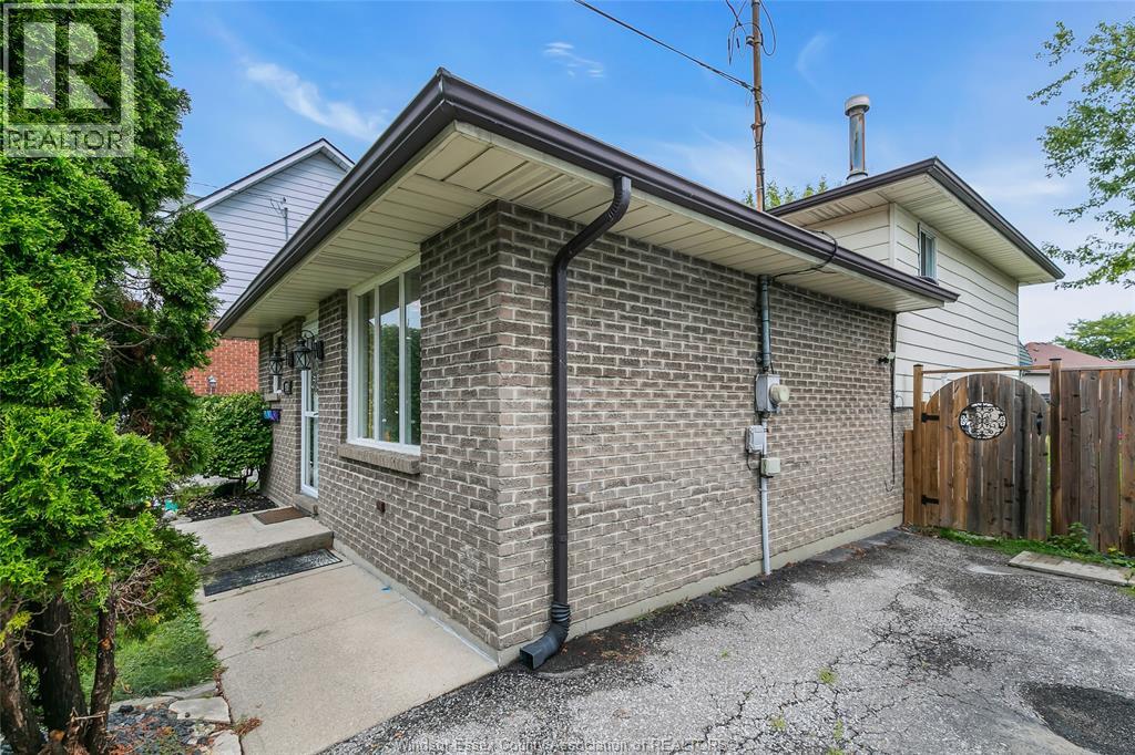 970 Jarvis Avenue, Windsor, Ontario  N8P 1C9 - Photo 3 - 26022889