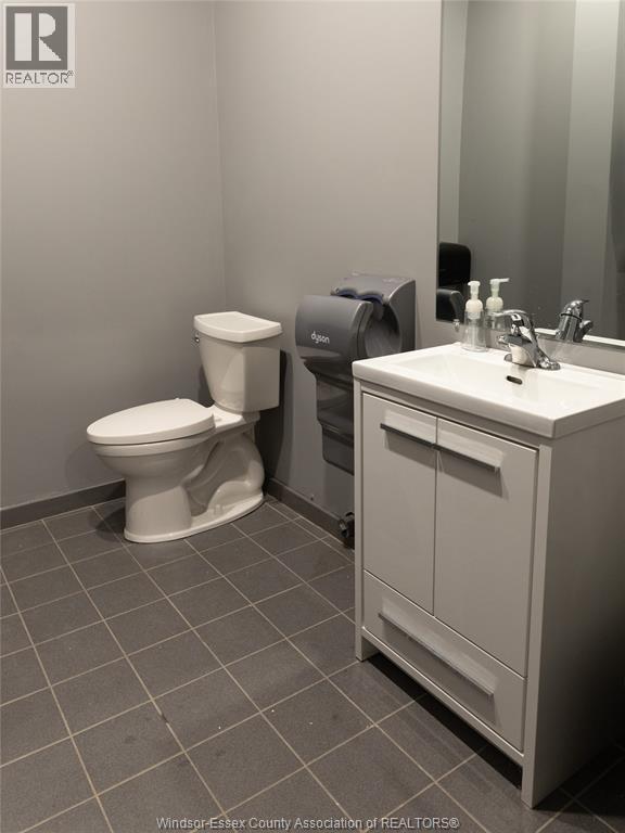2950 Dougall Avenue Unit# 3, Windsor, Ontario  N9E 1S2 - Photo 19 - 26022824