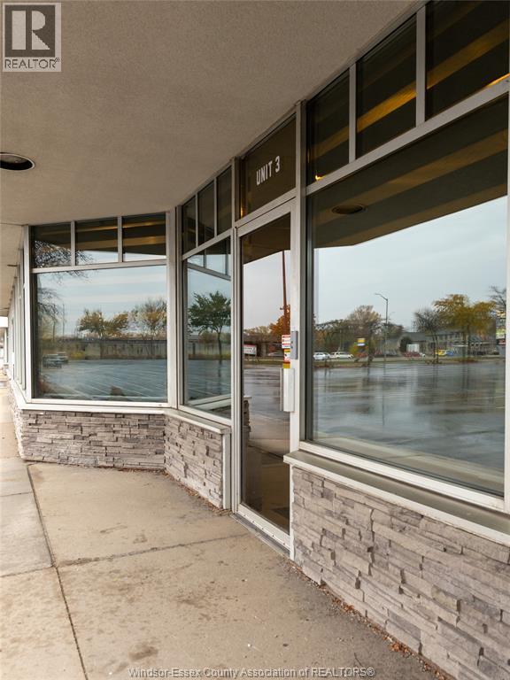 2950 Dougall Avenue Unit# 3, Windsor, Ontario  N9E 1S2 - Photo 2 - 26022824