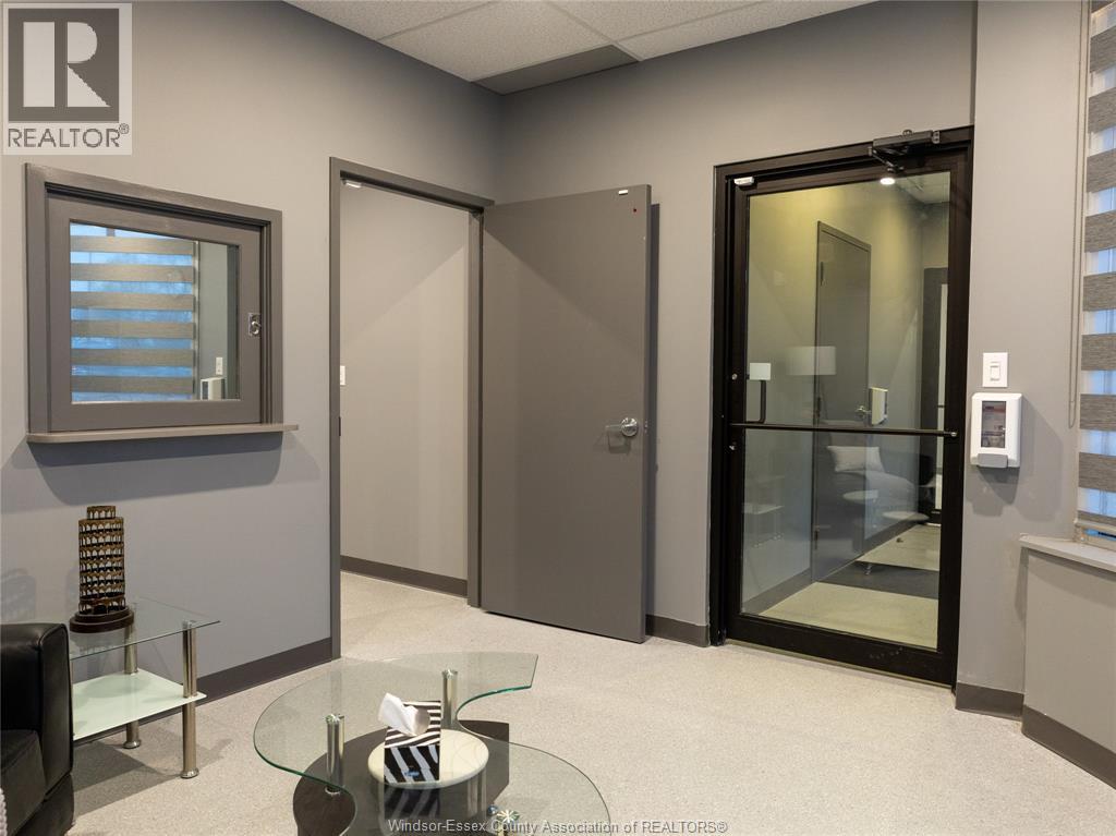 2950 Dougall Avenue Unit# 3, Windsor, Ontario  N9E 1S2 - Photo 4 - 26022824