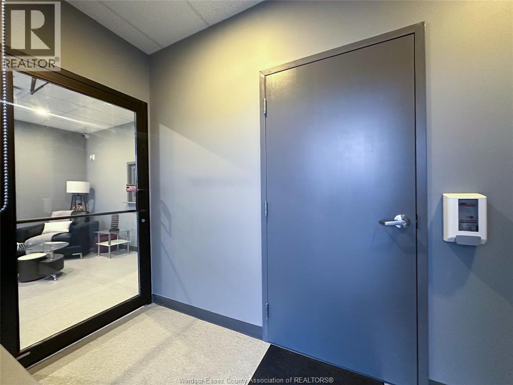 2950 Dougall Avenue Unit# 3, Windsor, Ontario  N9E 1S2 - Photo 9 - 26022824