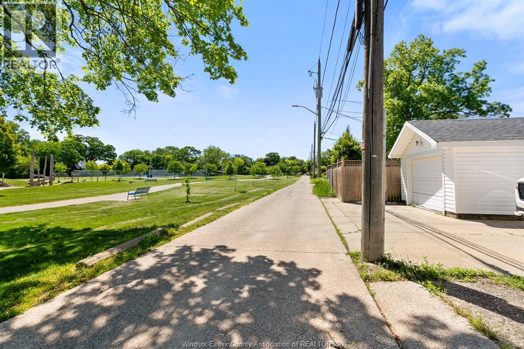 1220 Bruce Avenue, Windsor, Ontario  N8X 1X3 - Photo 24 - 26022918