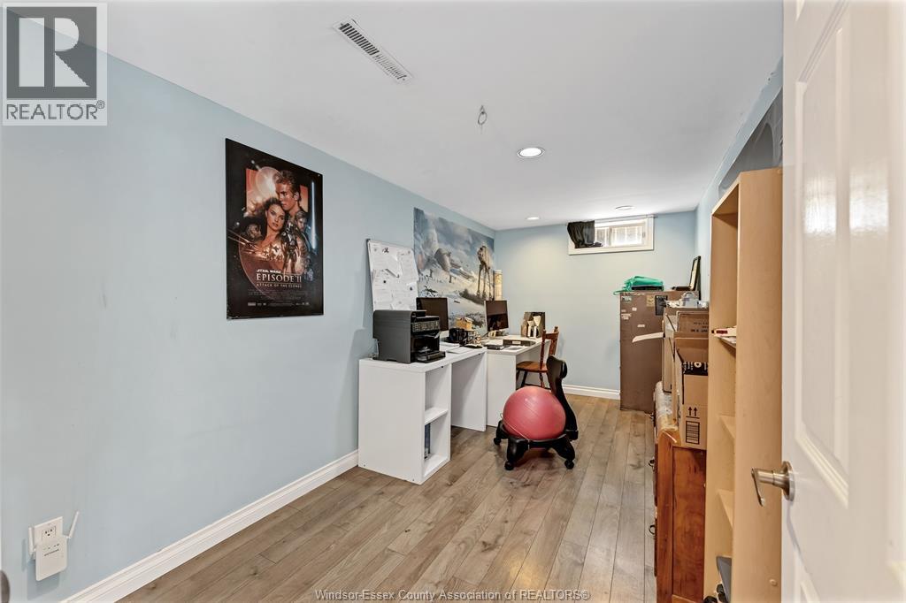 3417 Woodlawn Avenue, Windsor, Ontario  N8W 2J4 - Photo 25 - 26022925