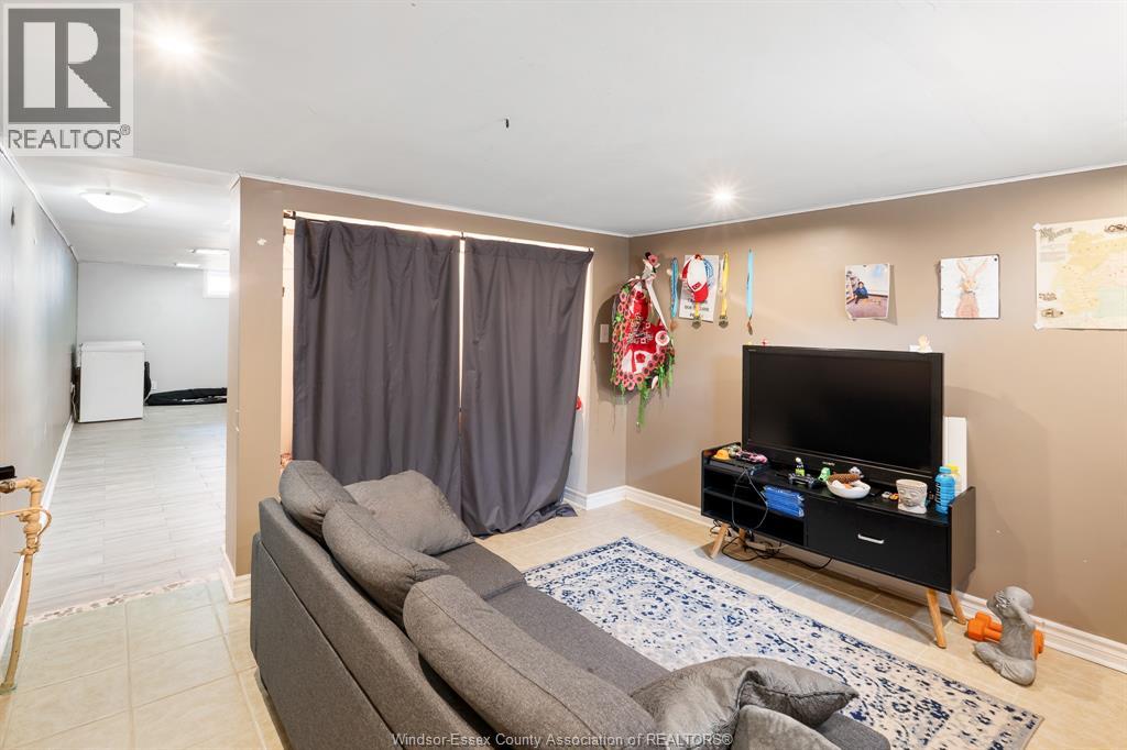 3070 Dandurand, Windsor, Ontario  N9E 2E6 - Photo 23 - 26022920