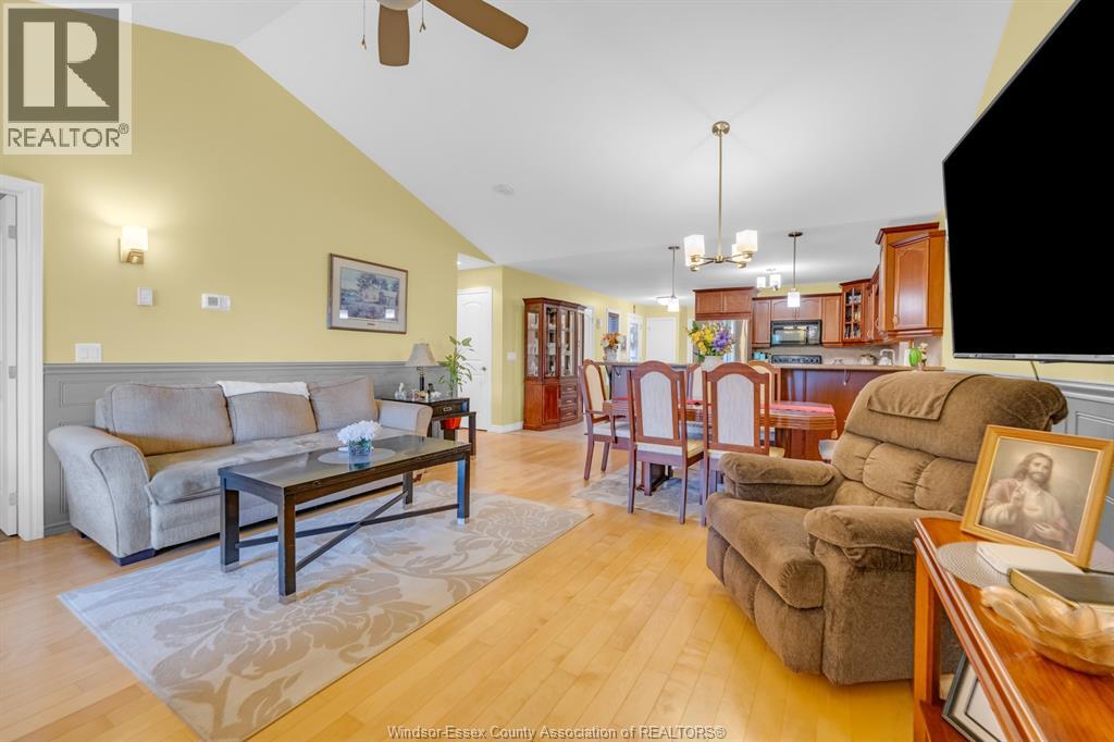 307 Golfview Drive, Amherstburg, Ontario  N9V 0A1 - Photo 12 - 26022931