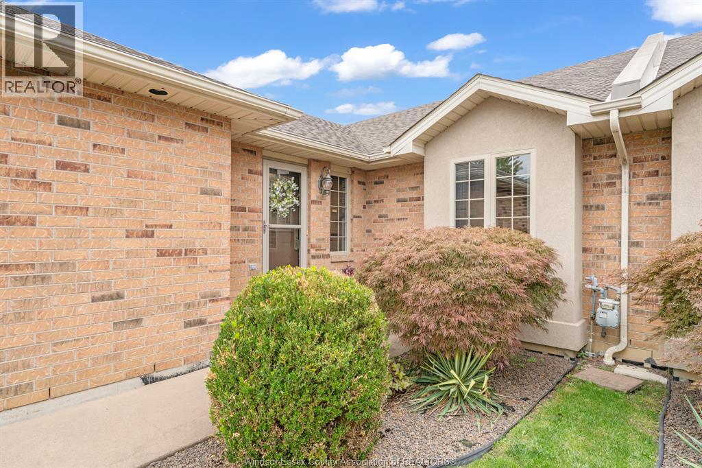307 Golfview Drive, Amherstburg, Ontario  N9V 0A1 - Photo 3 - 26022931