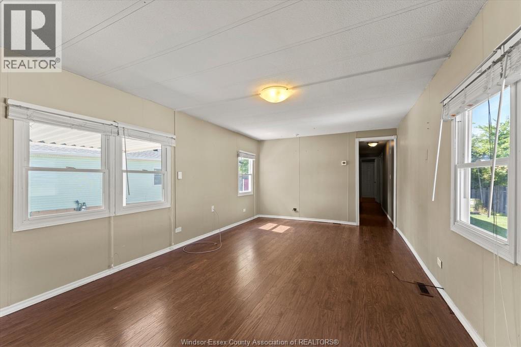 52 Parkside Drive, Mcgregor, Ontario  N0R 1J0 - Photo 11 - 26022927