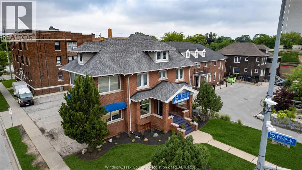 1395 OUELLETTE AVENUE, Windsor, Ontario