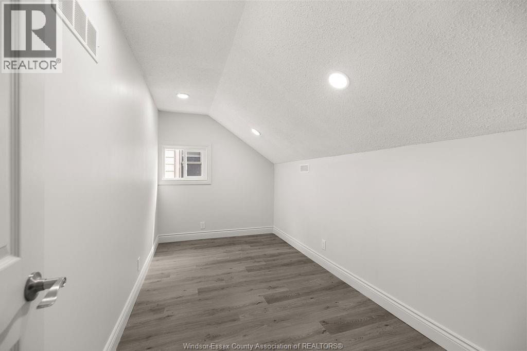 1129 Janette Avenue, Windsor, Ontario  N9A 5A6 - Photo 14 - 26022947