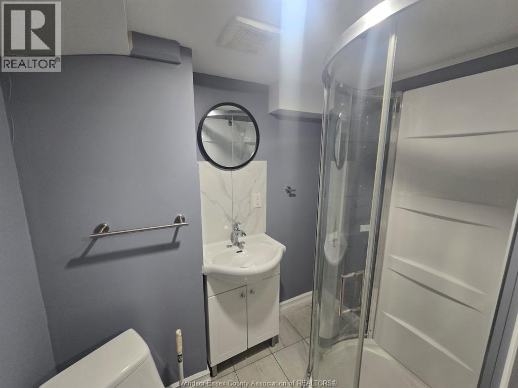 1106-1108 Elm Avenue Unit# Lower, Windsor, Ontario  N9A 5H7 - Photo 4 - 26022955
