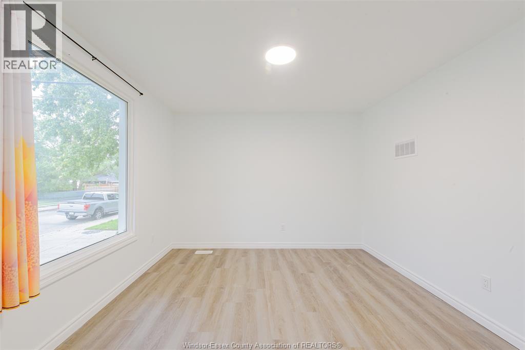 941 Cataraqui, Windsor, Ontario  N9A 3P7 - Photo 3 - 26022972