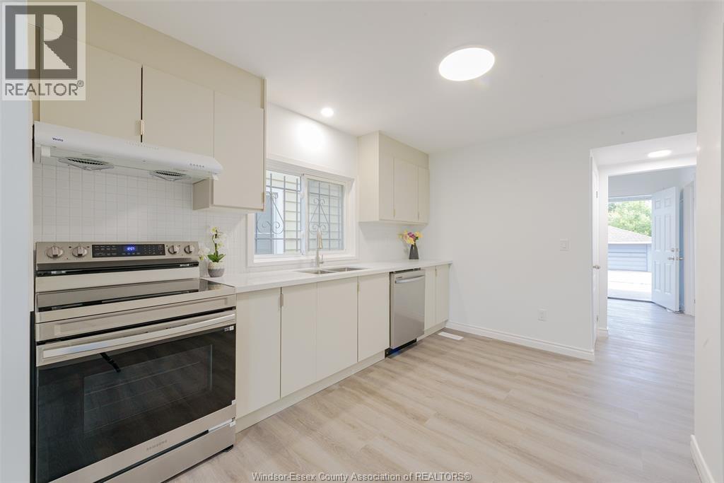 941 Cataraqui, Windsor, Ontario  N9A 3P7 - Photo 7 - 26022972