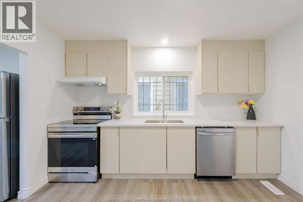 941 Cataraqui, Windsor, Ontario  N9A 3P7 - Photo 8 - 26022972