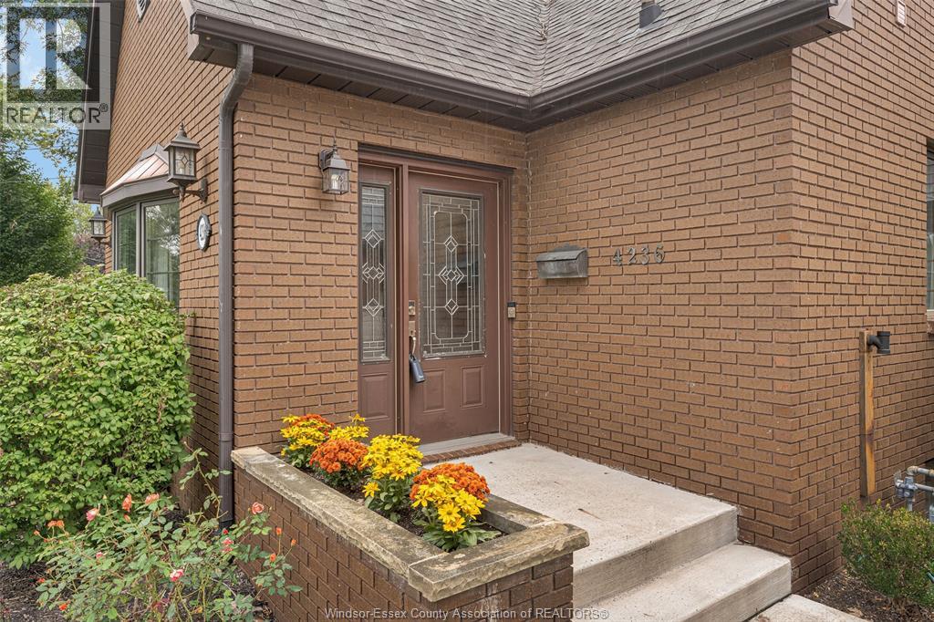 4236 Roseland Drive East, Windsor, Ontario  N9G 1Y7 - Photo 5 - 26022974