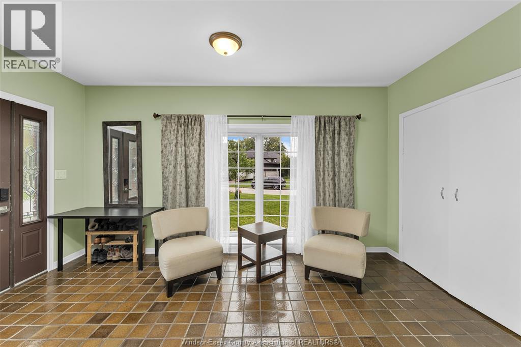 4236 Roseland Drive East, Windsor, Ontario  N9G 1Y7 - Photo 9 - 26022974