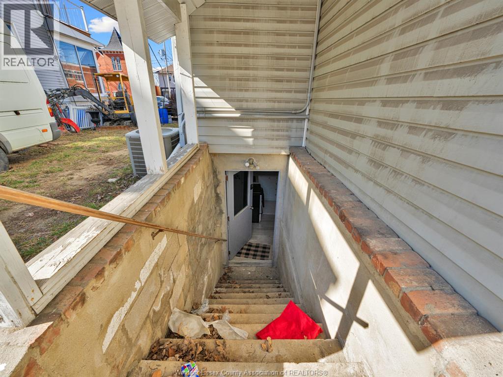 3329 Sandwich Street, Windsor, Ontario  N9C 1B2 - Photo 28 - 26022980