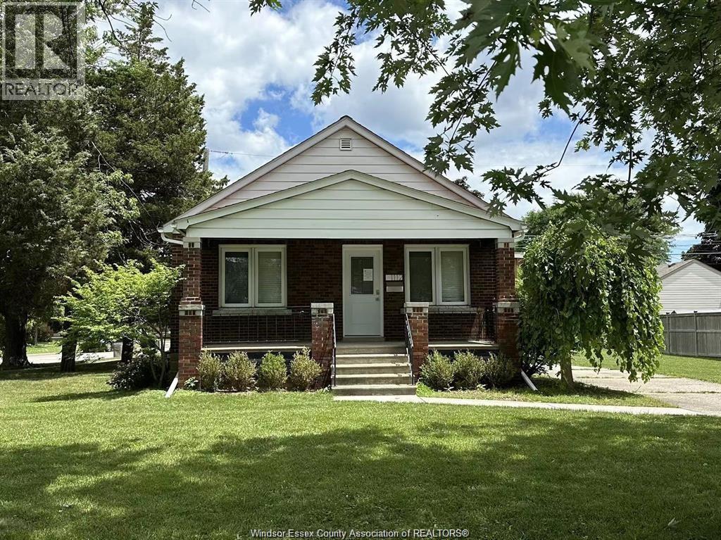 1112 EASTLAWN AVENUE, Windsor, Ontario