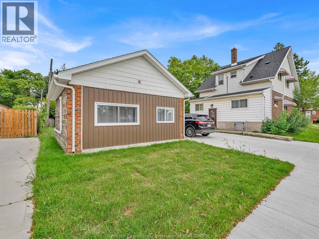 306 Foch, Windsor, Ontario  N8X 2V9 - Photo 4 - 26023040