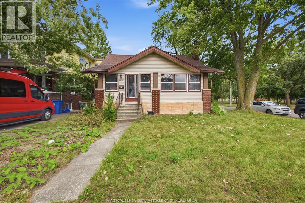 2292 Dougall Avenue, Windsor, Ontario  N8X 1S8 - Photo 2 - 26023037