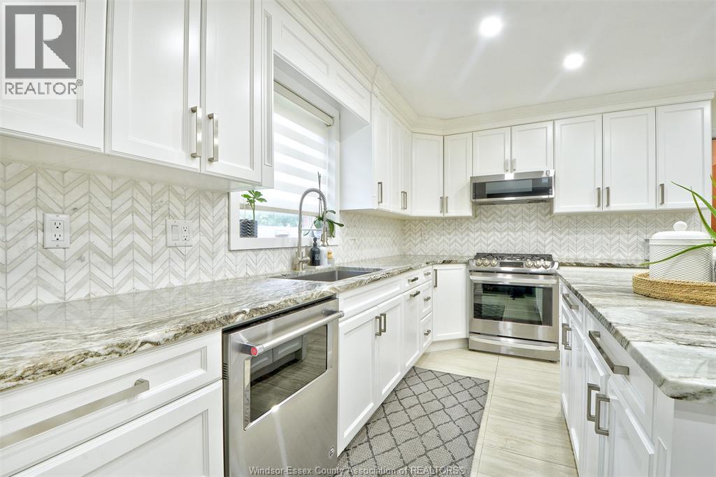 2300 Santo Drive, Windsor, Ontario  N9G 2J8 - Photo 13 - 26023057