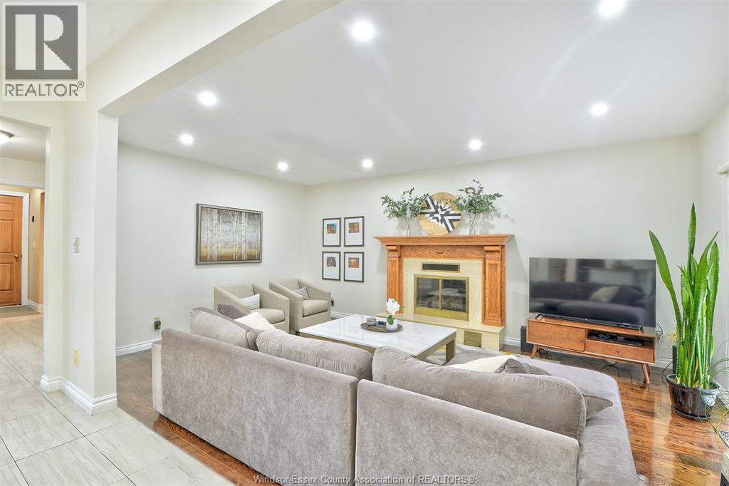 2300 Santo Drive, Windsor, Ontario  N9G 2J8 - Photo 18 - 26023057