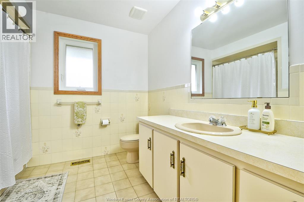 2300 Santo Drive, Windsor, Ontario  N9G 2J8 - Photo 38 - 26023057