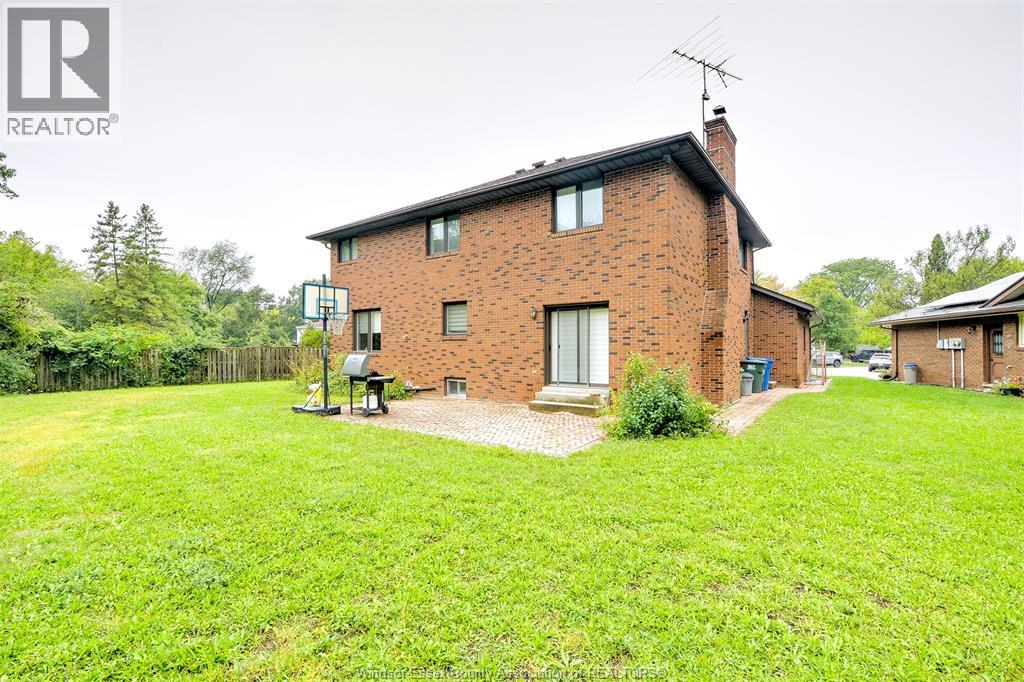 2300 Santo Drive, Windsor, Ontario  N9G 2J8 - Photo 6 - 26023057