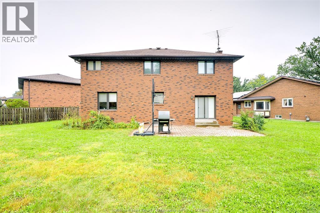 2300 Santo Drive, Windsor, Ontario  N9G 2J8 - Photo 7 - 26023057
