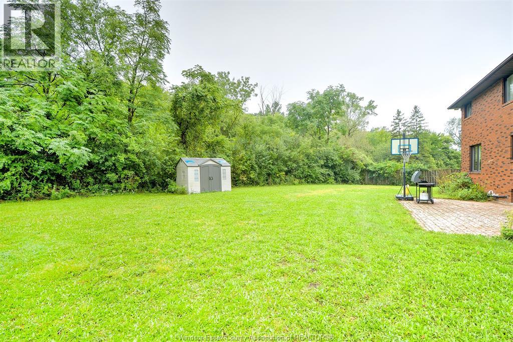 2300 Santo Drive, Windsor, Ontario  N9G 2J8 - Photo 8 - 26023057