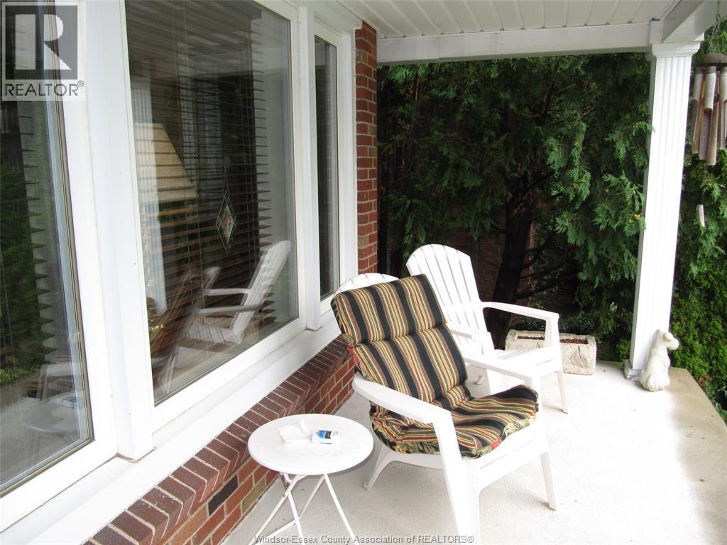 4057 Casgrain, Windsor, Ontario  N9G 2A6 - Photo 3 - 26023074