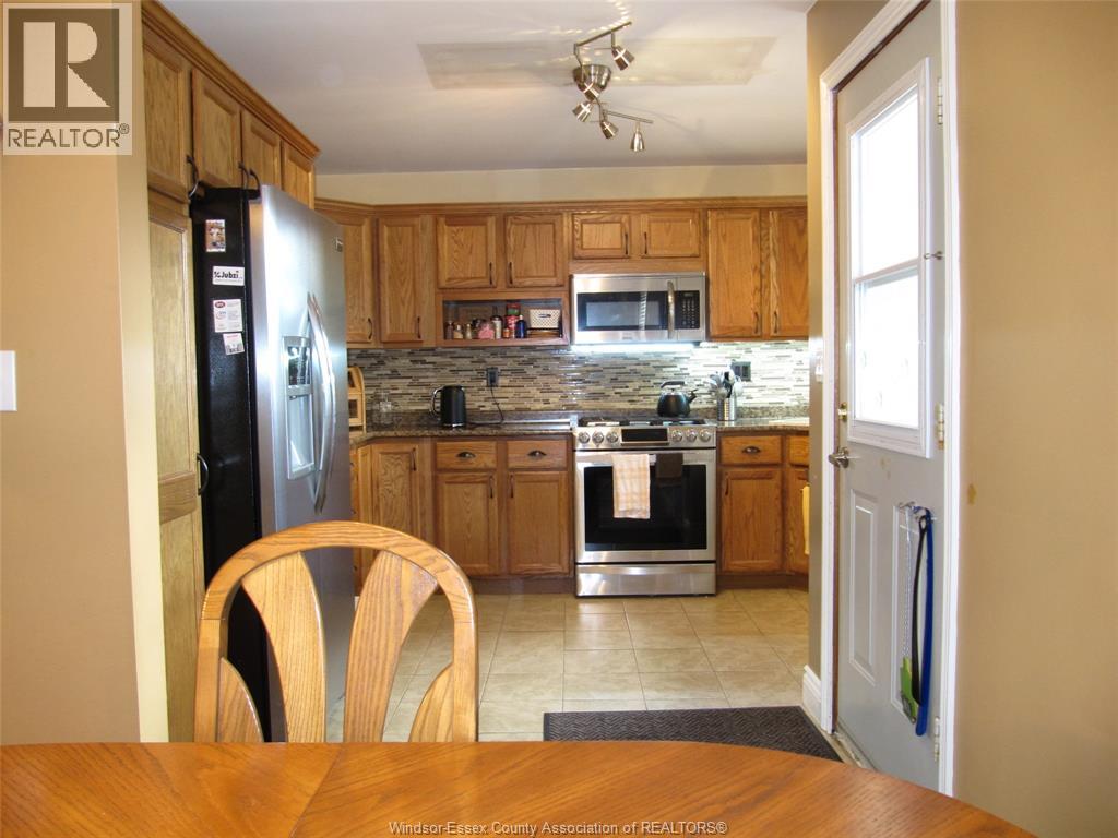 4057 Casgrain, Windsor, Ontario  N9G 2A6 - Photo 9 - 26023074