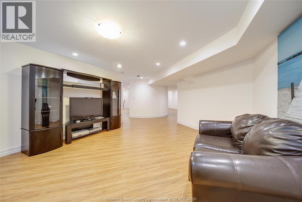 498 Clydesdale, Lakeshore, Ontario  N0R 1A0 - Photo 48 - 26023101