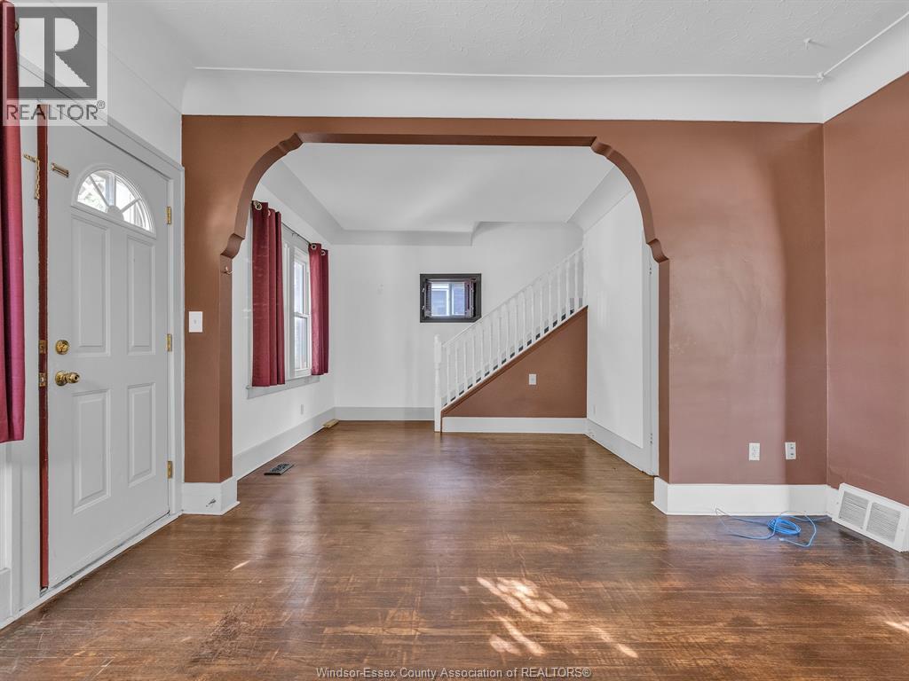 1396 Moy Avenue, Windsor, Ontario  N8X 4S6 - Photo 3 - 26023015