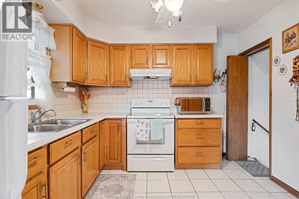 1863 Pillette, Windsor, Ontario  N8T 1P2 - Photo 13 - 26023096