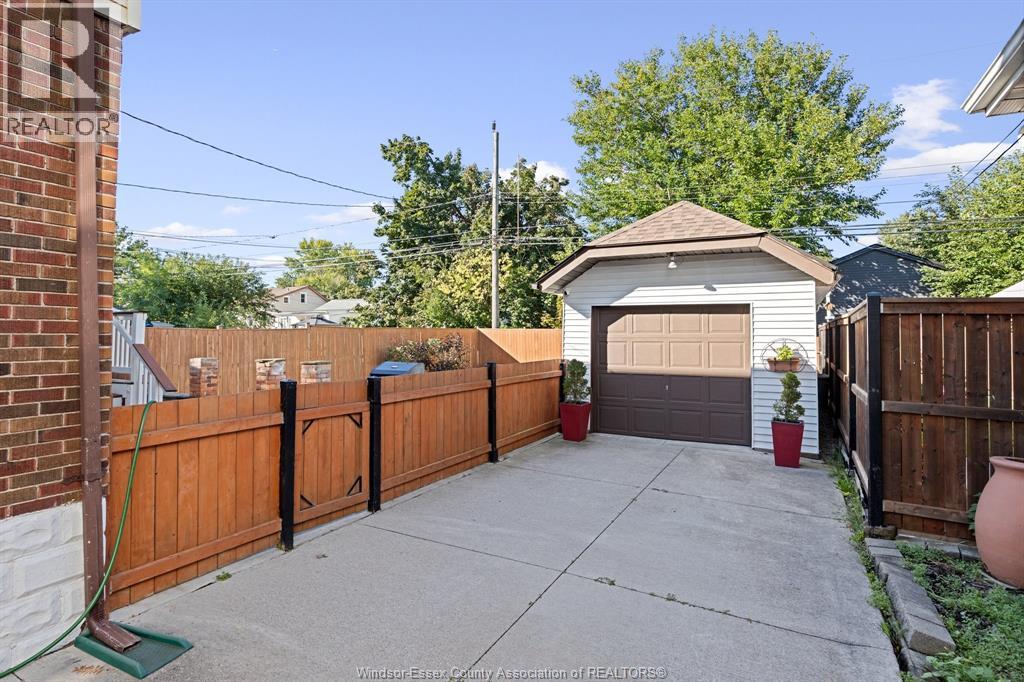1863 Pillette, Windsor, Ontario  N8T 1P2 - Photo 29 - 26023096