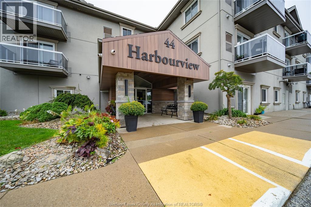 44 Robson Road Unit# 103, Leamington, Ontario  N8H 5E4 - Photo 2 - 26022901