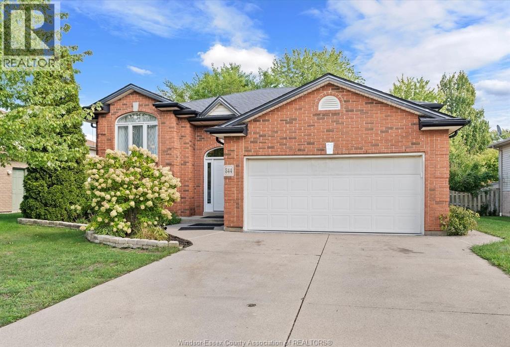 844 COTTAGE GROVE, Kingsville, Ontario
