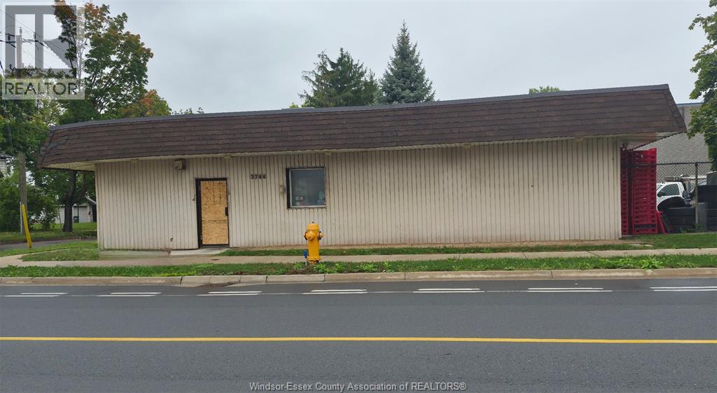 3746 SANDWICH STREET, Windsor, Ontario
