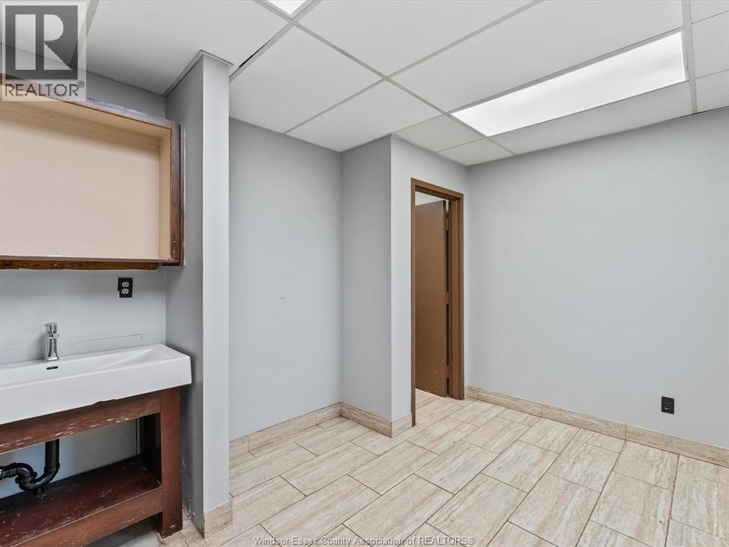 602 Ellis Street West, Windsor, Ontario  N8X 1Y7 - Photo 14 - 26023192