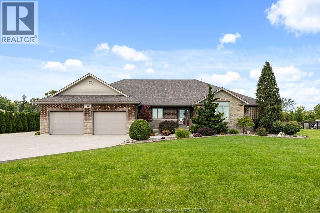 1352 Tecumseh Rd, Lakeshore, Ontario  N0R 1N0 - Photo 2 - 26022957