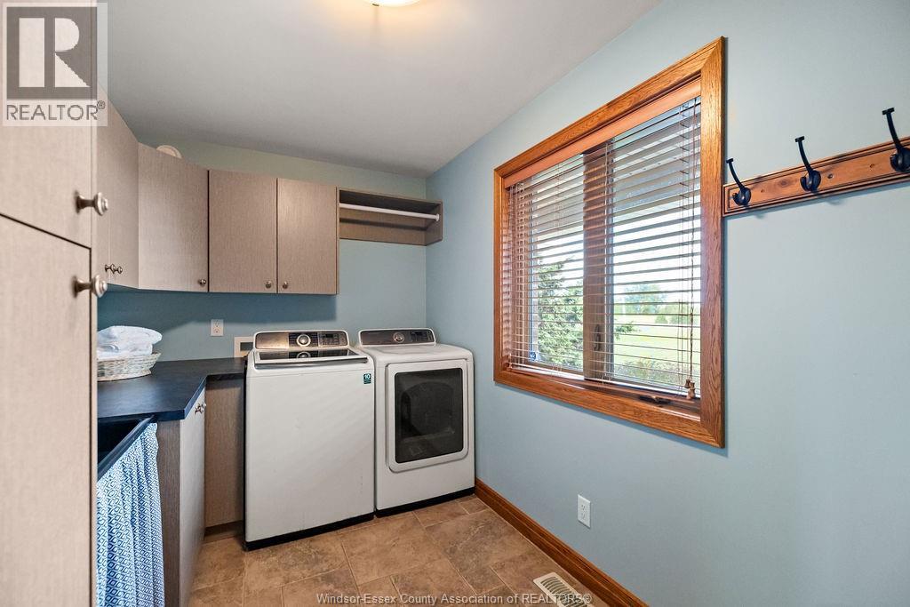 1352 Tecumseh Rd, Lakeshore, Ontario  N0R 1N0 - Photo 28 - 26022957