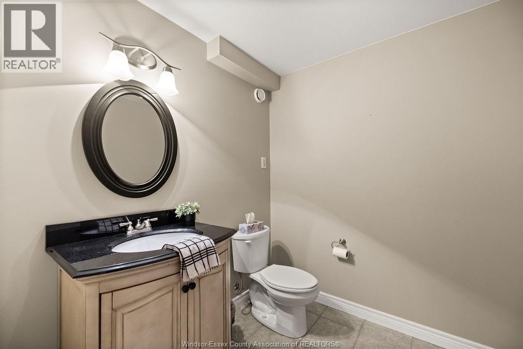 1352 Tecumseh Rd, Lakeshore, Ontario  N0R 1N0 - Photo 35 - 26022957