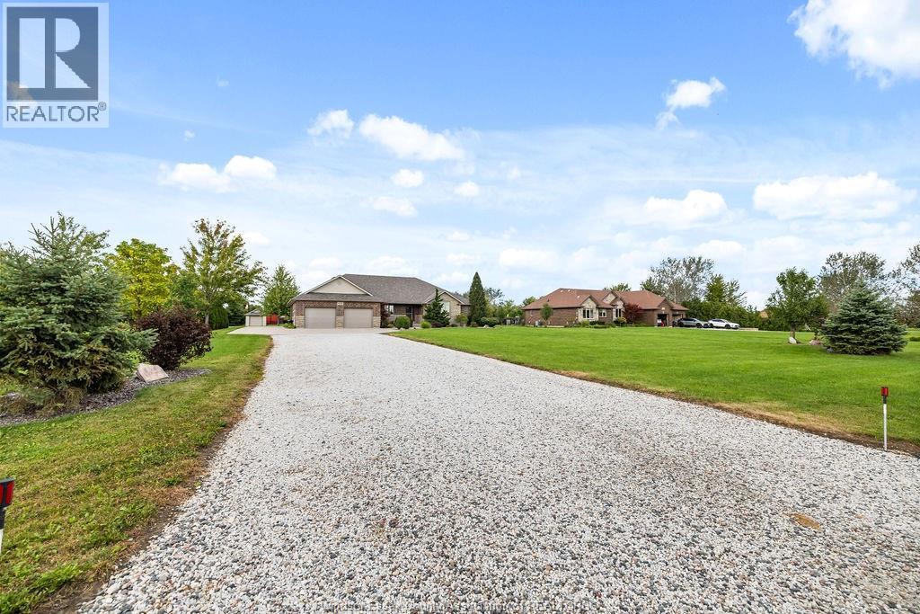 1352 Tecumseh Rd, Lakeshore, Ontario  N0R 1N0 - Photo 4 - 26022957